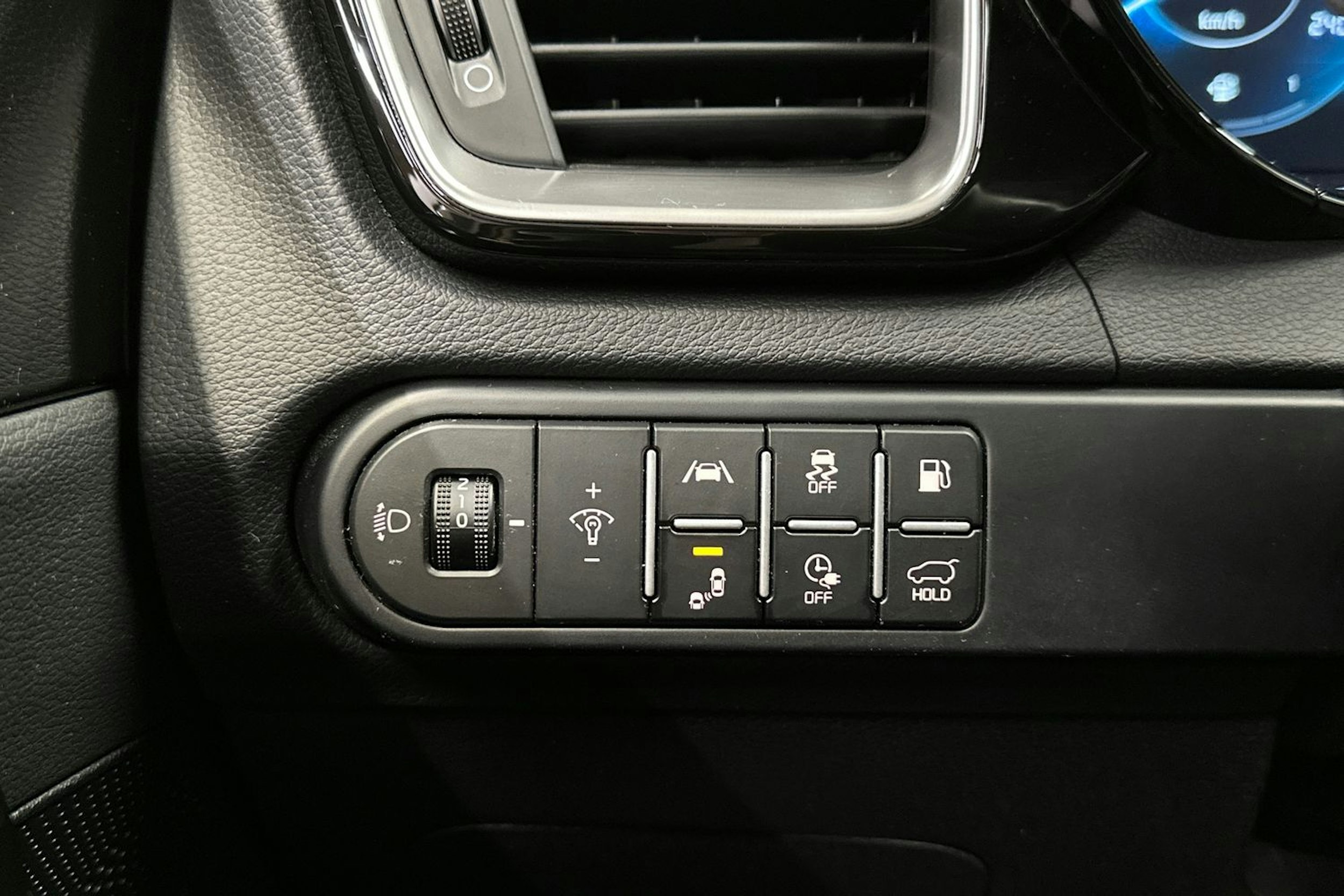 punainen Kia XCeed 2023 kuva 29.