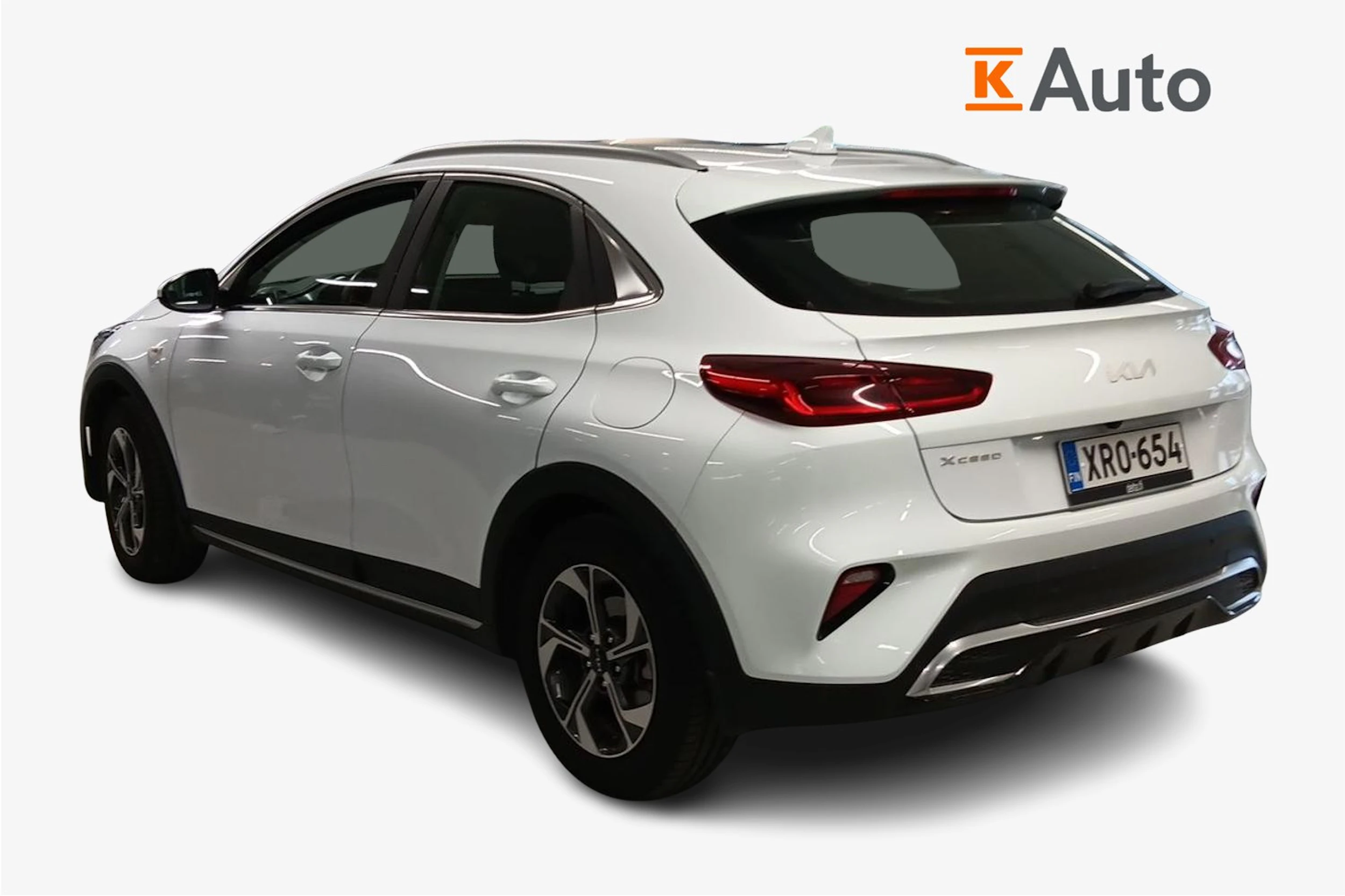 valkoinen Kia XCeed 2023 kuva 2.