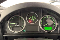 harmaa Land Rover Defender 2007 kuva 10.