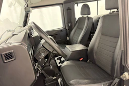 harmaa Land Rover Defender 2007 kuva 16.