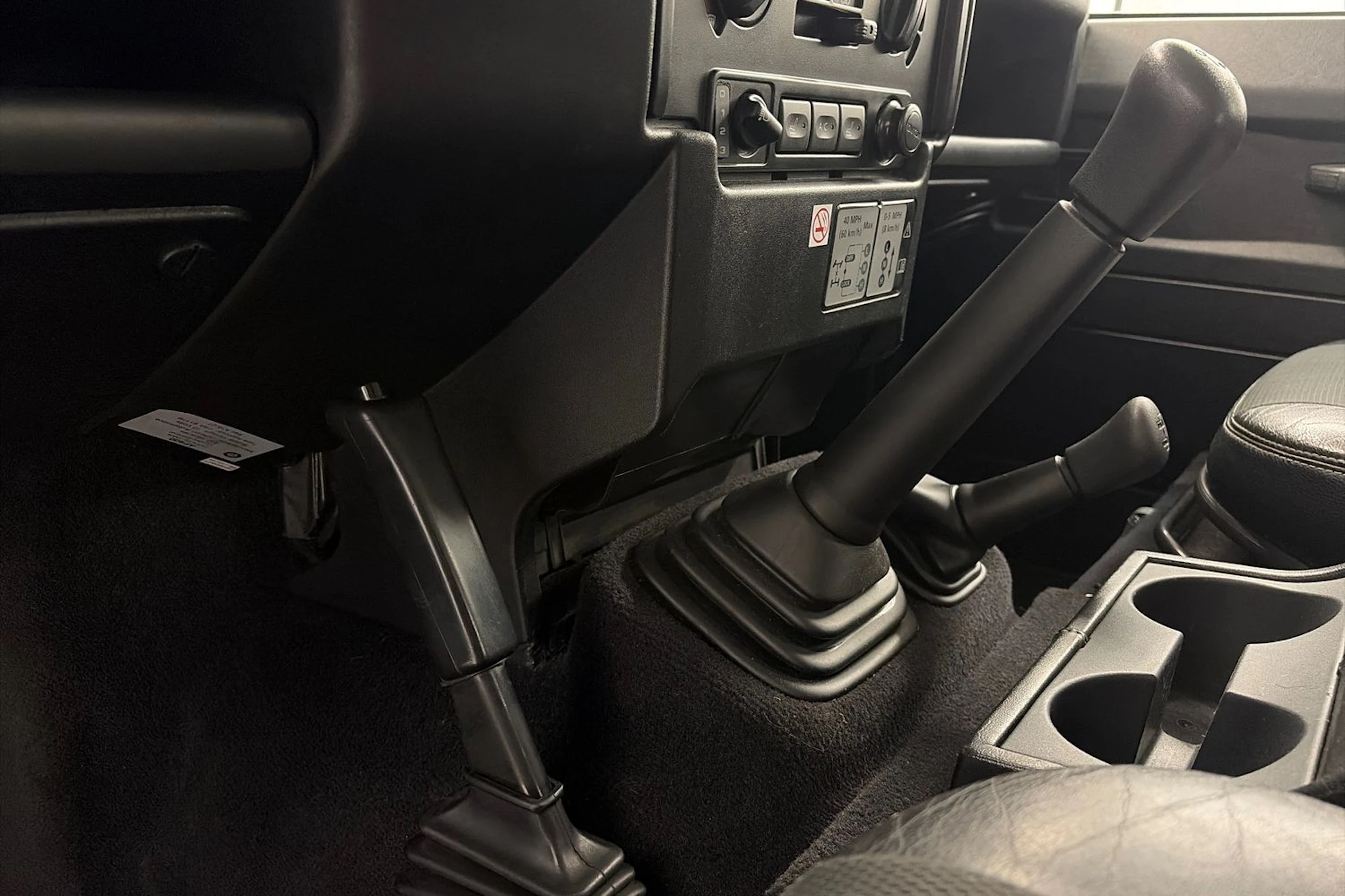 harmaa Land Rover Defender 2007 kuva 20.