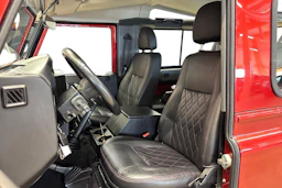 punainen Land Rover Defender 2007 kuva 8.