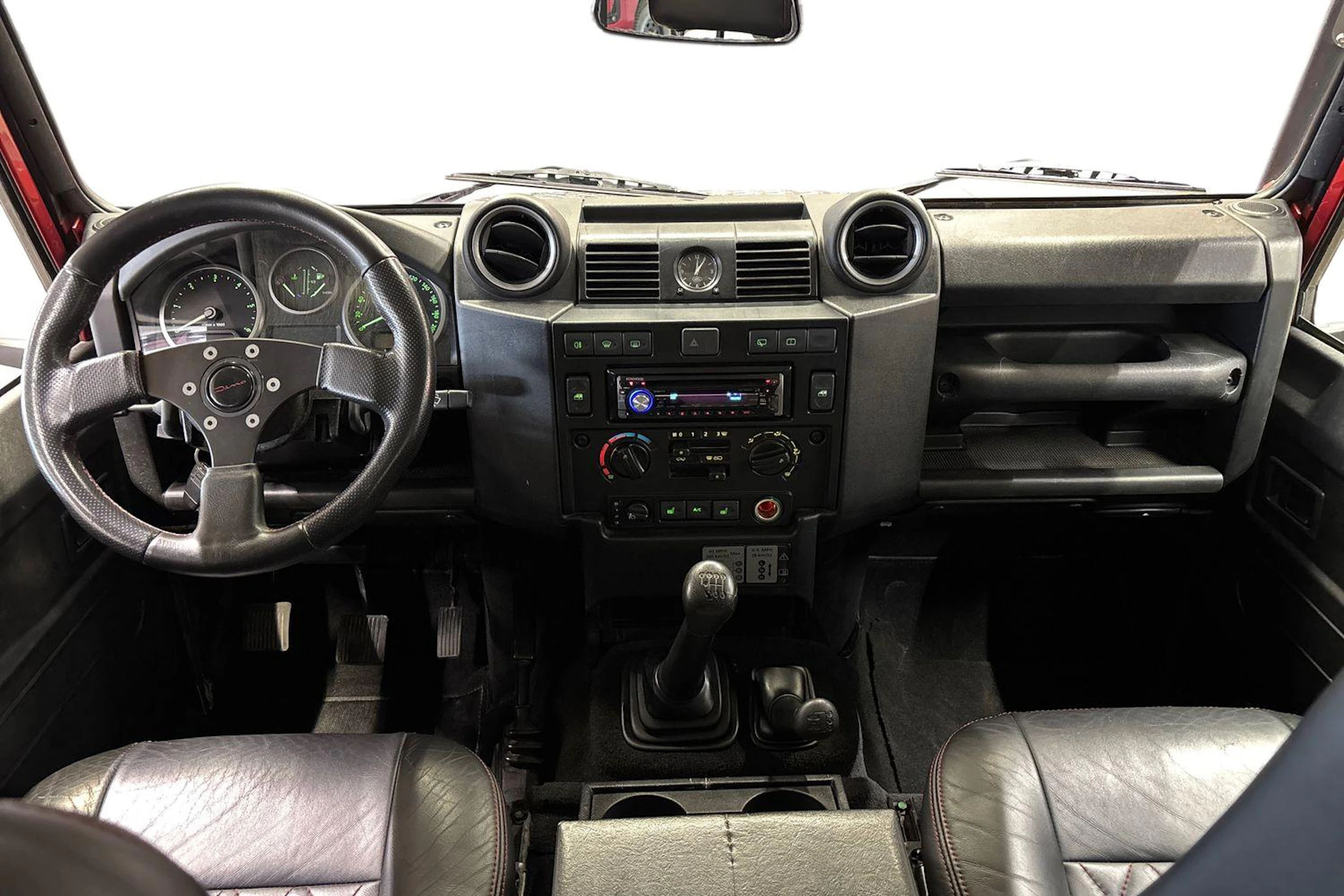 punainen Land Rover Defender 2007 kuva 9.