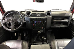 punainen Land Rover Defender 2007 kuva 9.