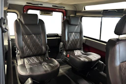 punainen Land Rover Defender 2007 kuva 11.