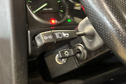 punainen Land Rover Defender 2007 kuva 21.