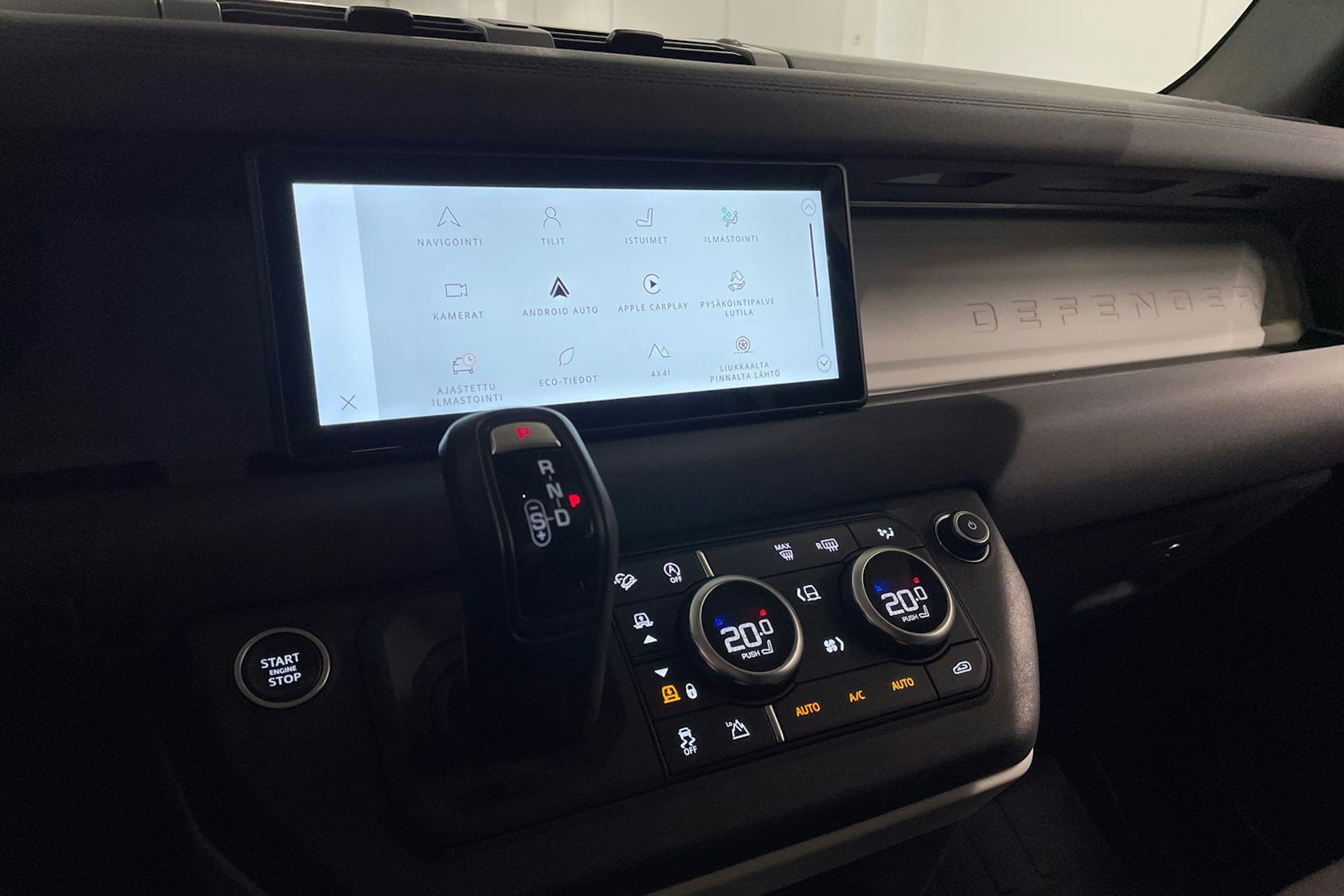 harmaa Land Rover Defender 2021 kuva 13.