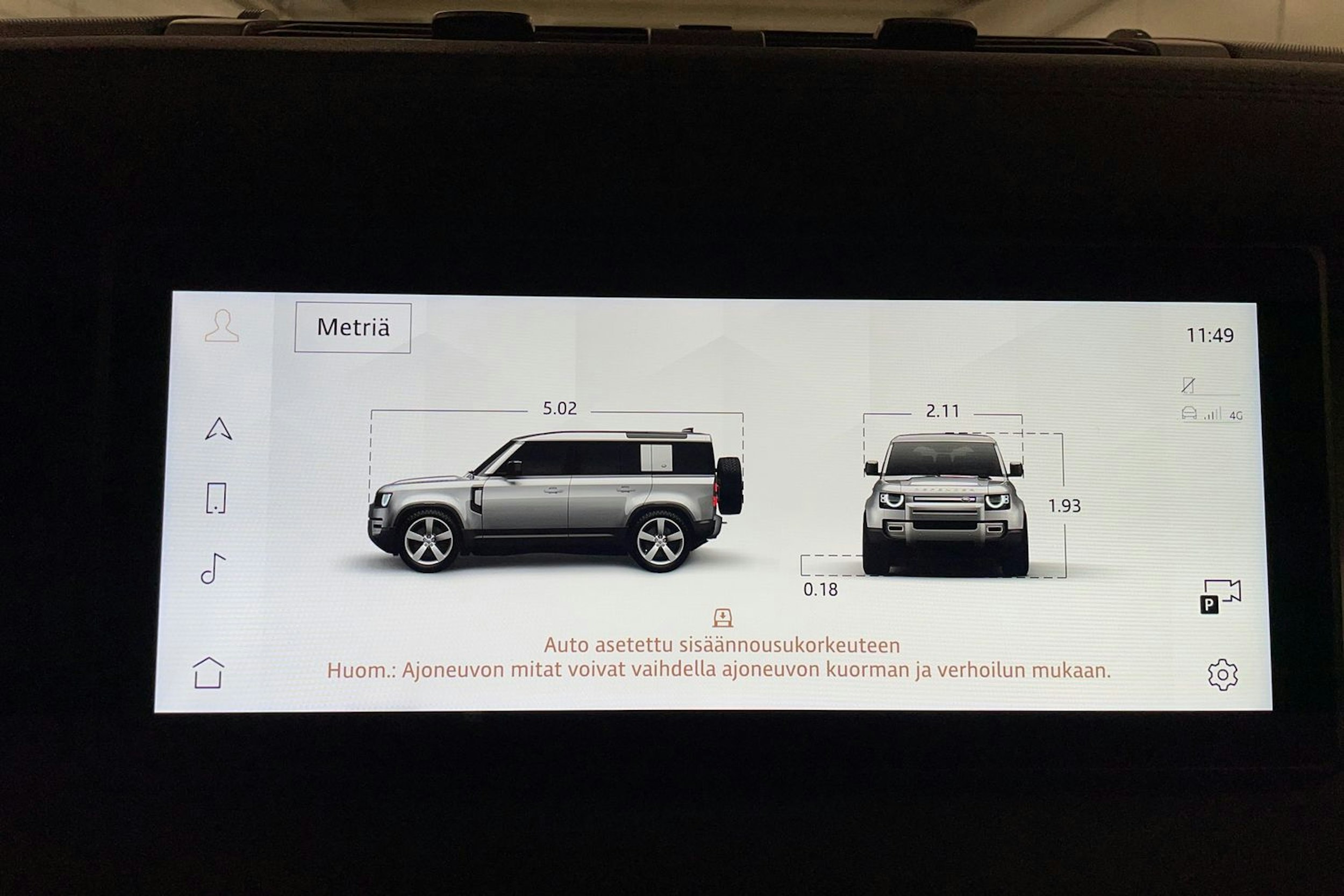 harmaa Land Rover Defender 2021 kuva 17.