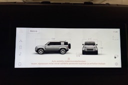 harmaa Land Rover Defender 2021 kuva 17.