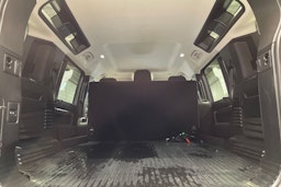 harmaa Land Rover Defender 2021 kuva 32.