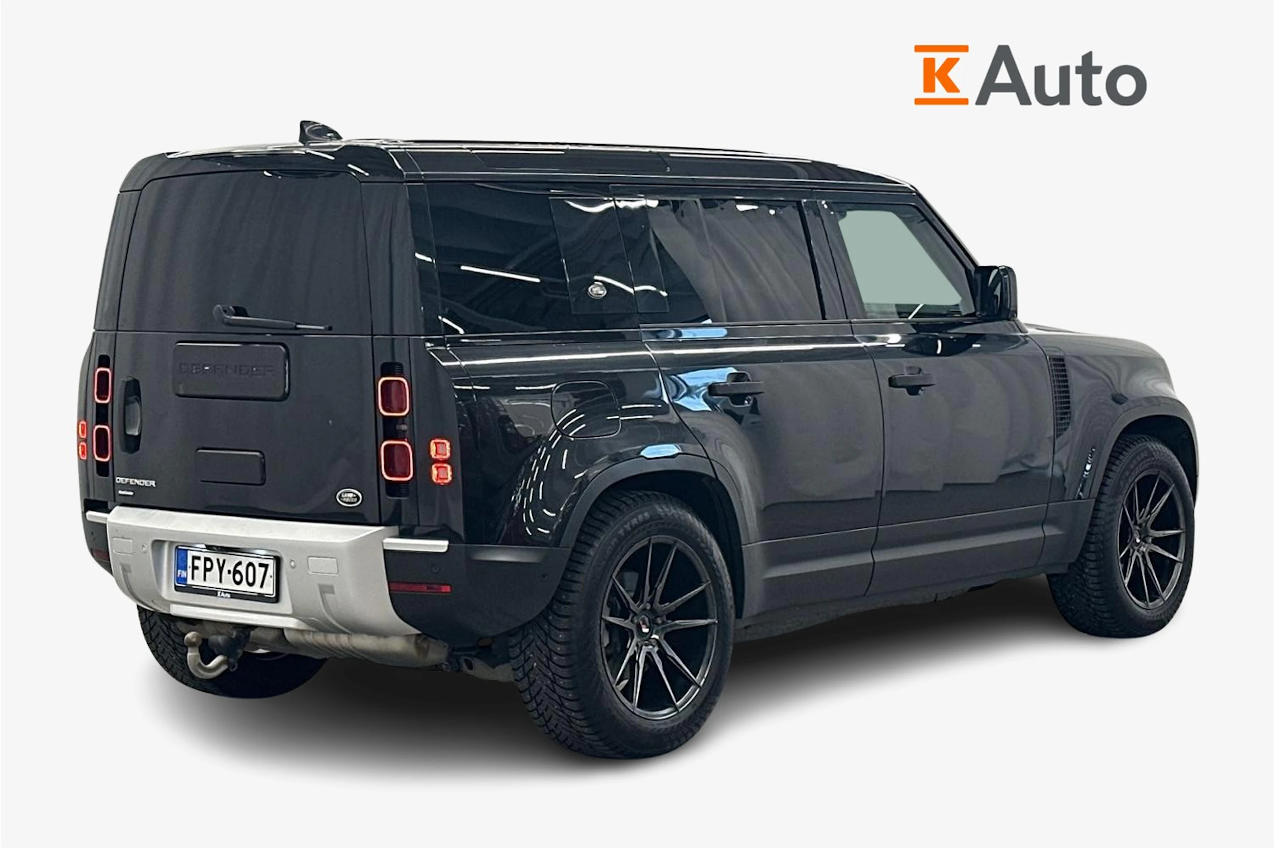 musta Land Rover Defender 2021 kuva 2.