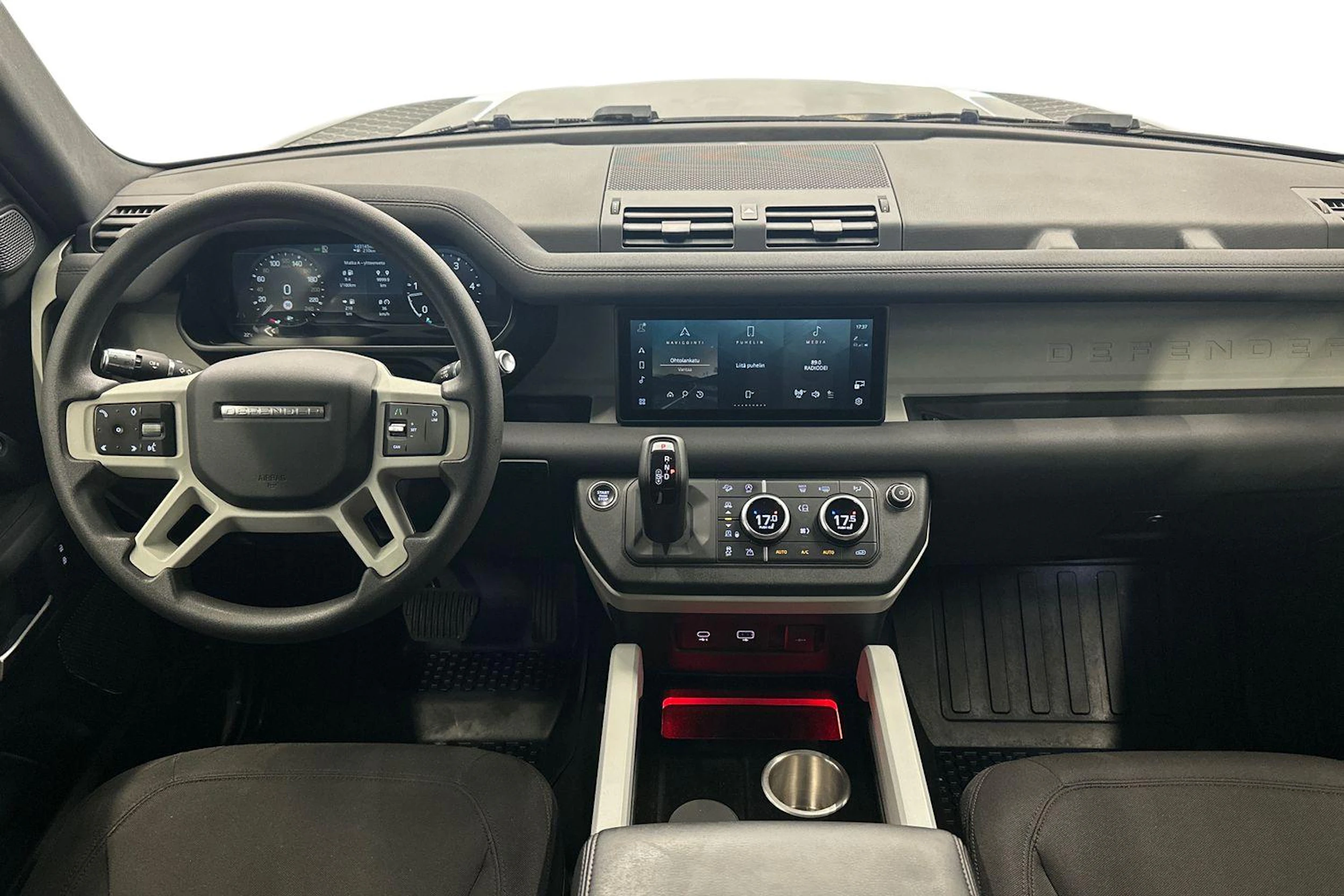 musta Land Rover Defender 2021 kuva 7.