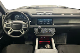 musta Land Rover Defender 2021 kuva 7.
