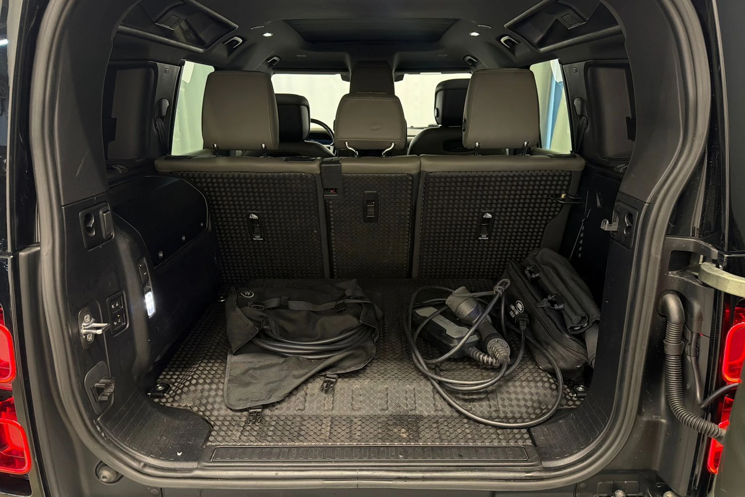 vihreä Land Rover Defender 2021 kuva 13.