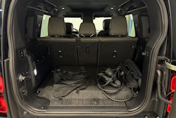 vihreä Land Rover Defender 2021 kuva 13.