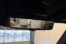 vihreä Land Rover Defender 2021 kuva 29.