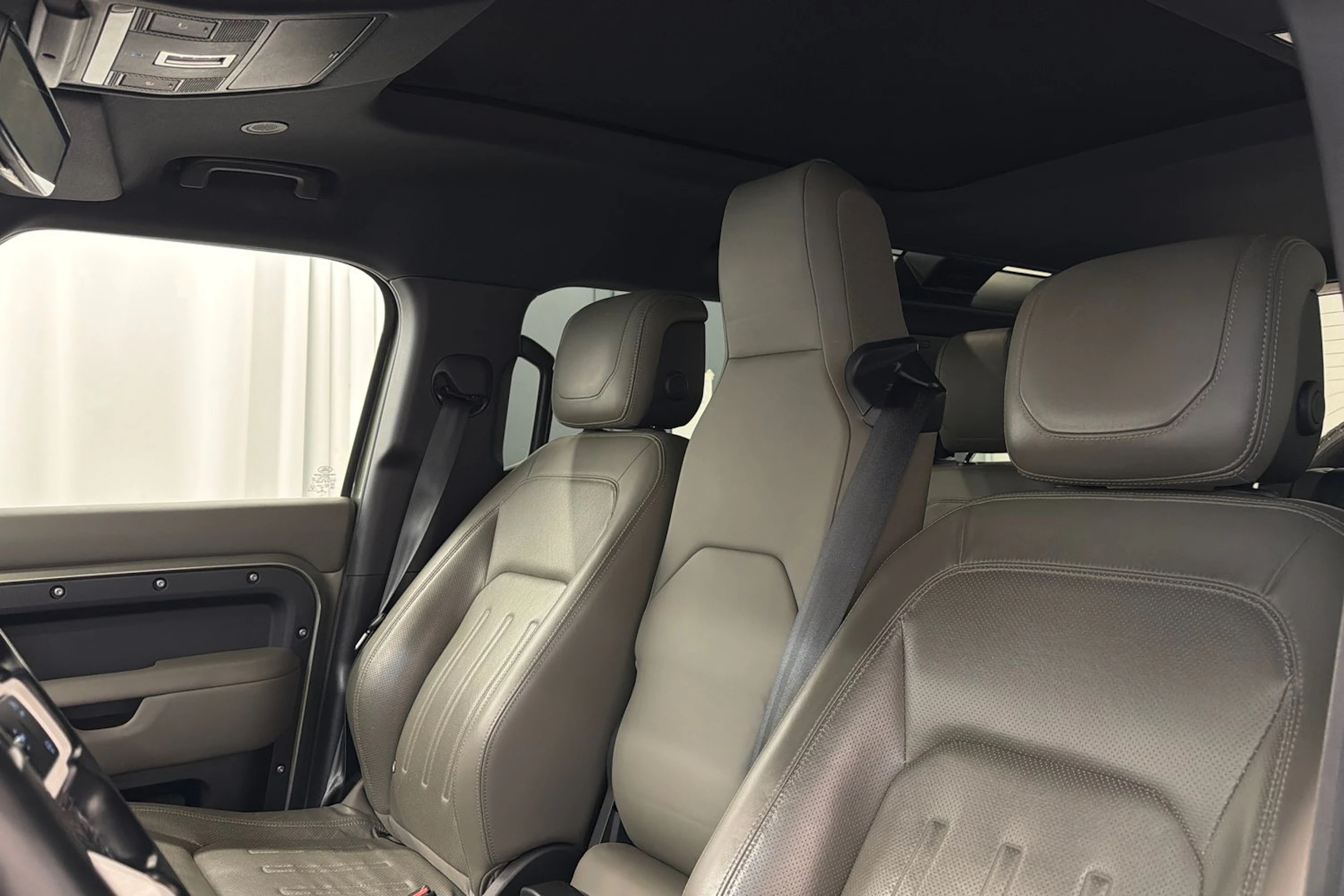 vihreä Land Rover Defender 2021 kuva 31.
