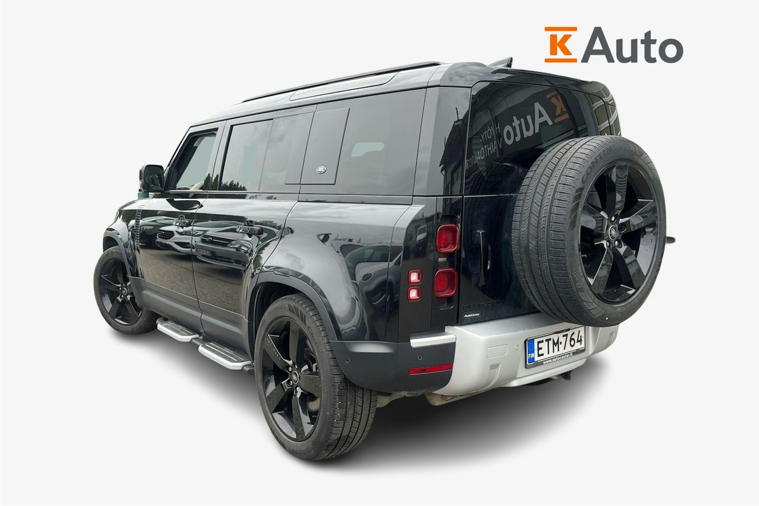 musta Land Rover Defender 2022 kuva 2.
