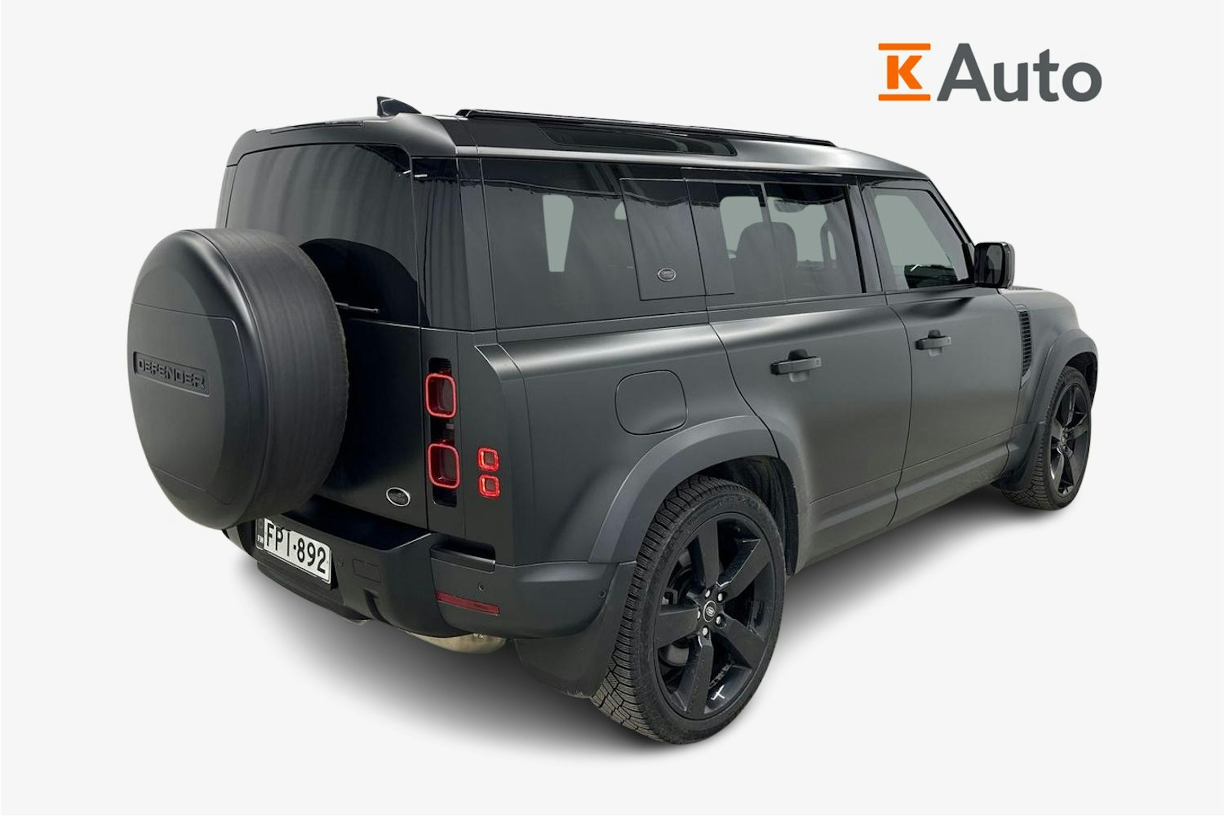 musta Land Rover Defender 2022 kuva 2.