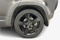 musta Land Rover Defender 2022 kuva 9.