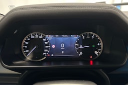 musta Land Rover Defender 2022 kuva 13.