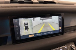 musta Land Rover Defender 2022 kuva 16.