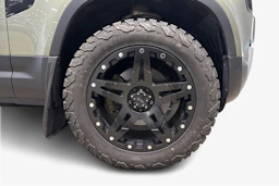 vihreä Land Rover Defender 2022 kuva 12.