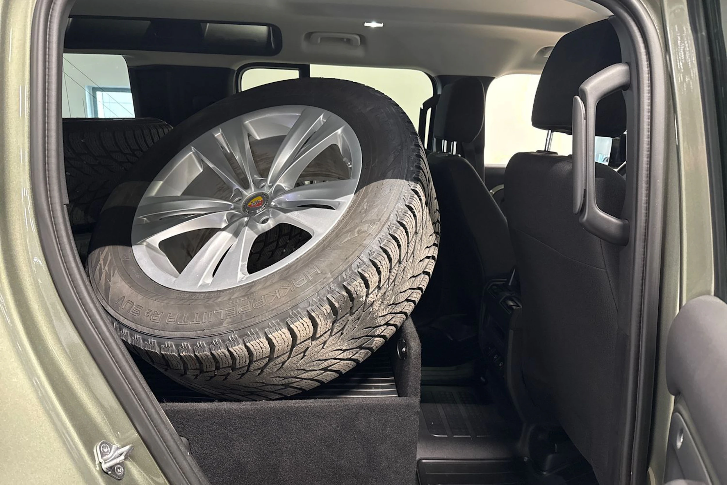 vihreä Land Rover Defender 2022 kuva 13.