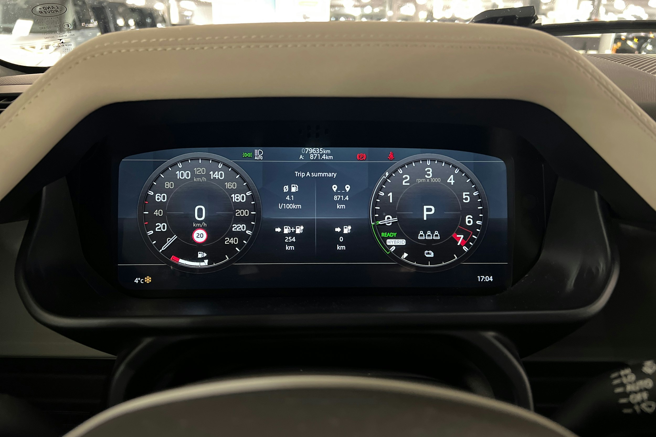 valkoinen Land Rover Defender 2022 kuva 15.