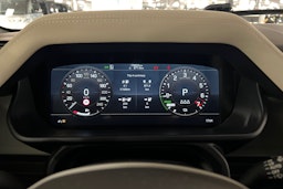 valkoinen Land Rover Defender 2022 kuva 15.