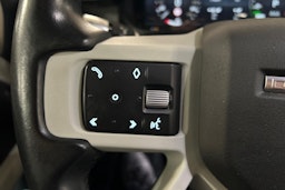 valkoinen Land Rover Defender 2022 kuva 16.