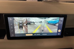 valkoinen Land Rover Defender 2022 kuva 20.