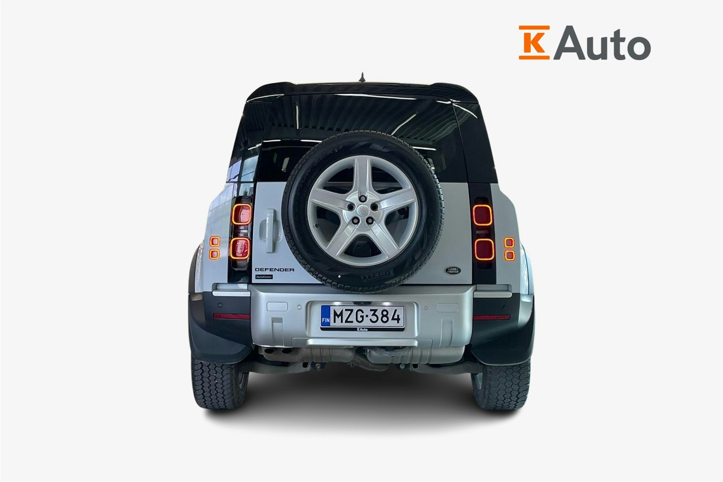 Valkoinen Land Rover Defender 2022 kuva 3.