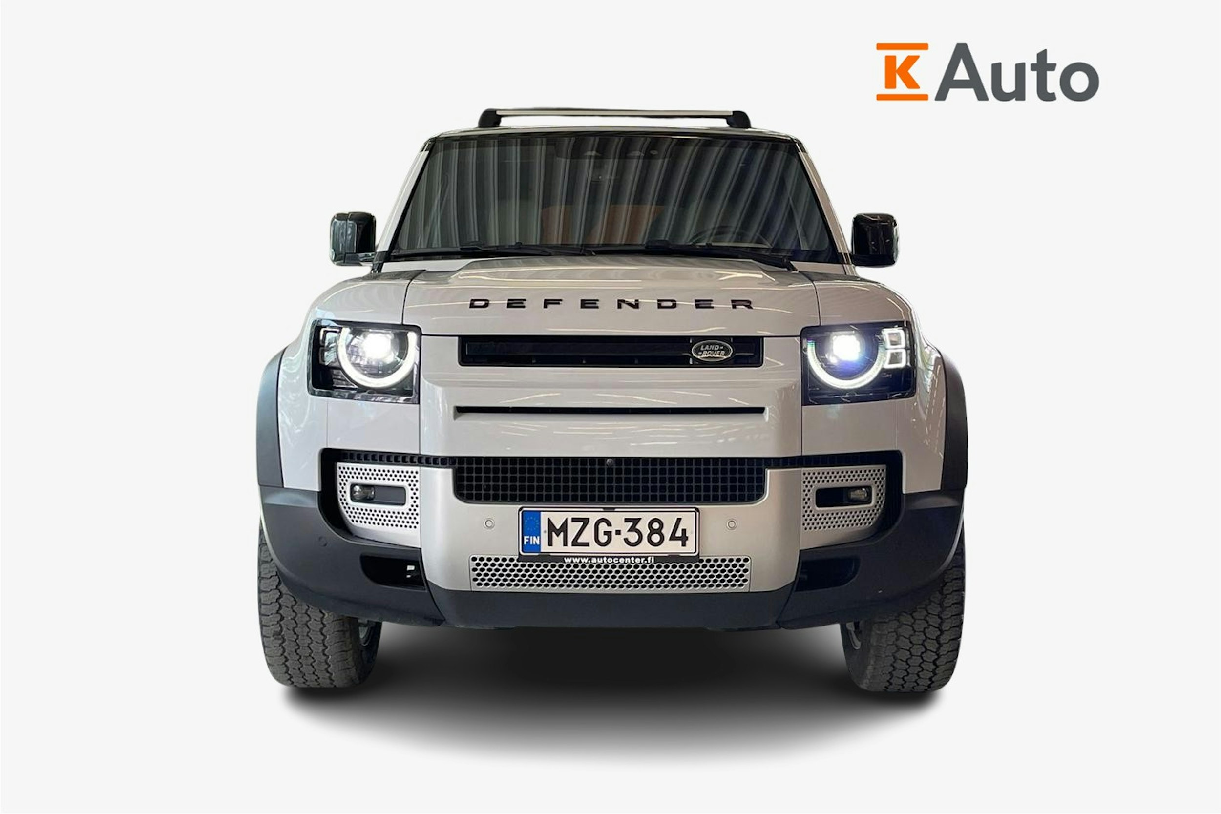 Valkoinen Land Rover Defender 2022 kuva 5.