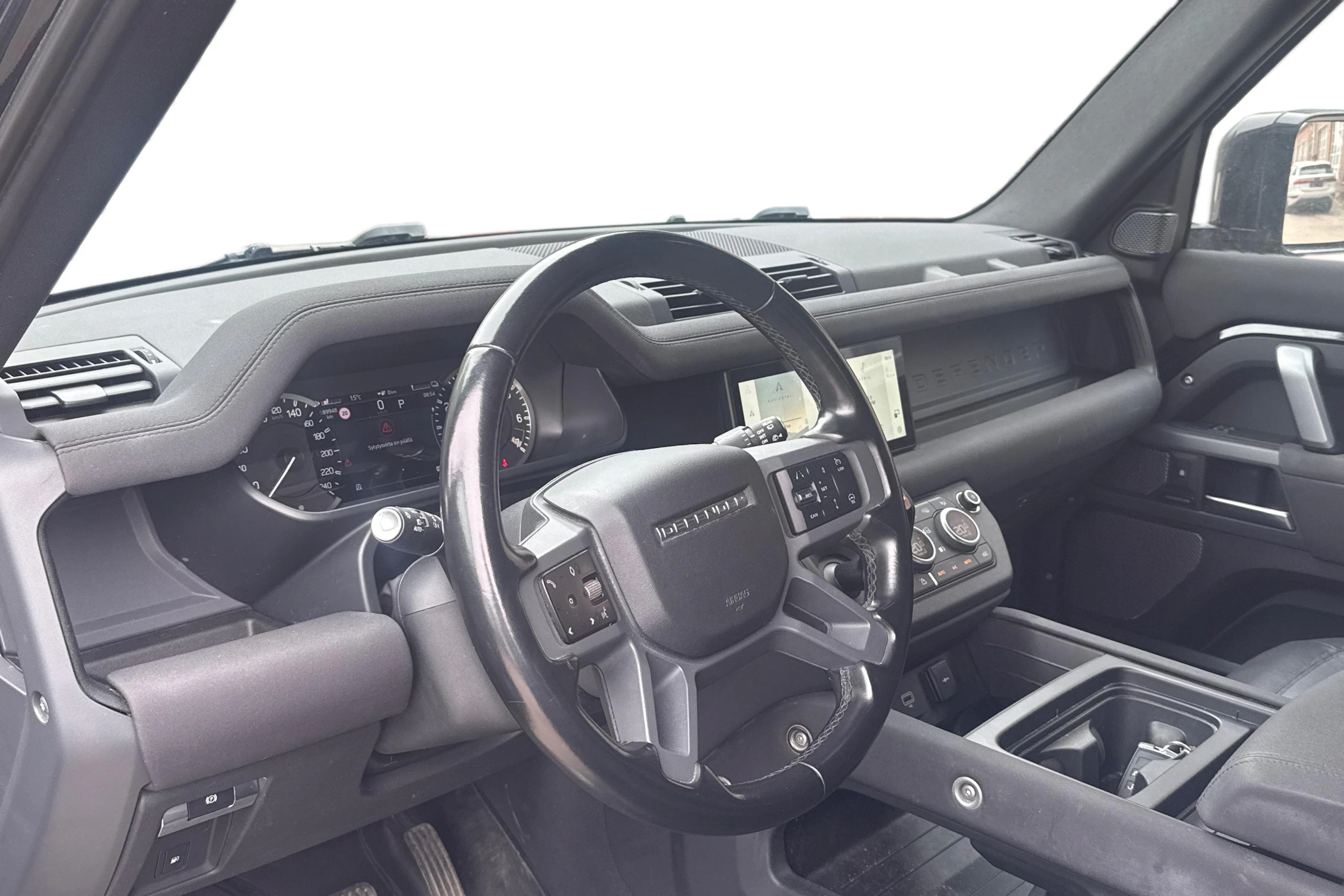 musta Land Rover Defender 2023 kuva 3.