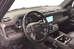 musta Land Rover Defender 2023 kuva 6.