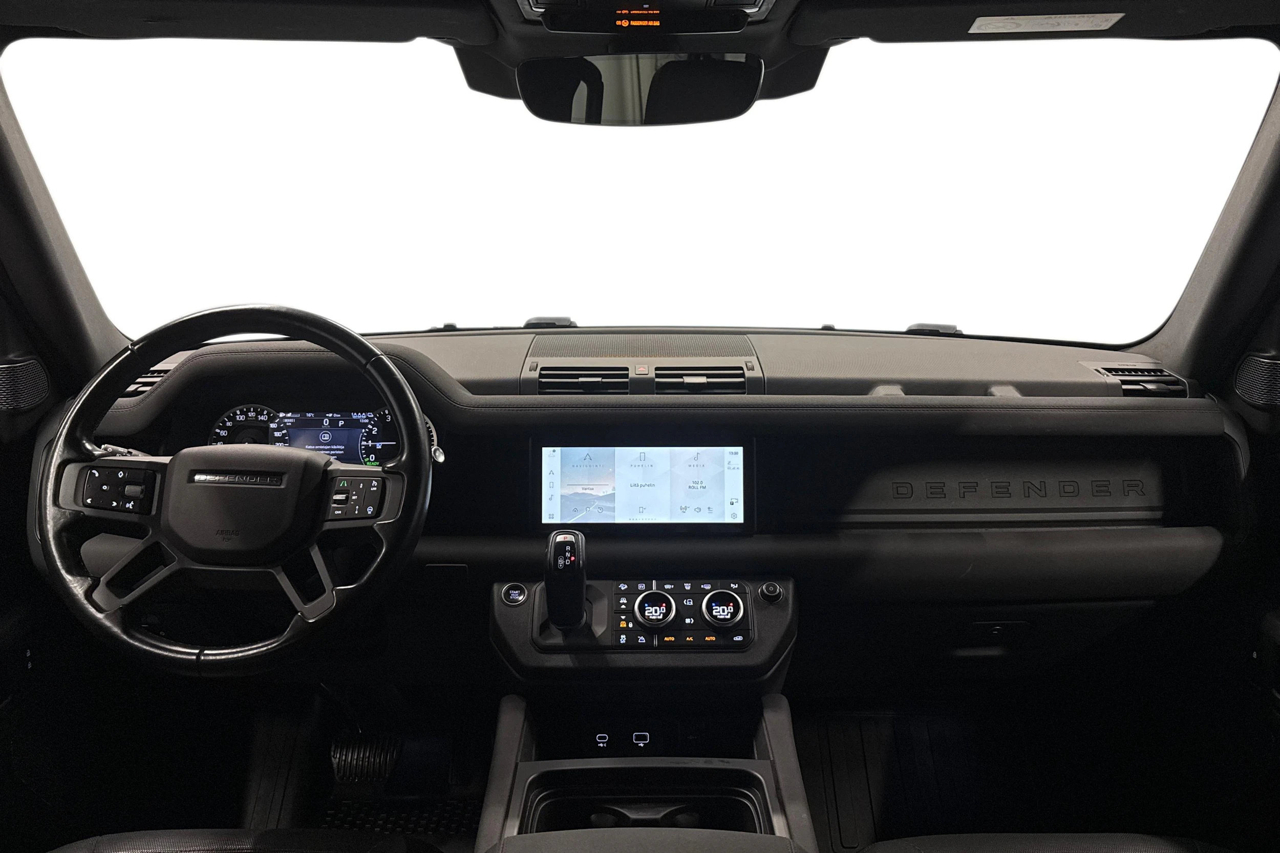 musta Land Rover Defender 2023 kuva 7.
