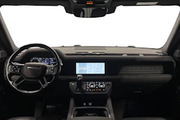 musta Land Rover Defender 2023 kuva 7.