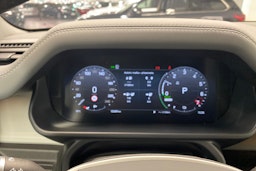 Ruskea (beige) Land Rover Defender 2023 kuva 19.