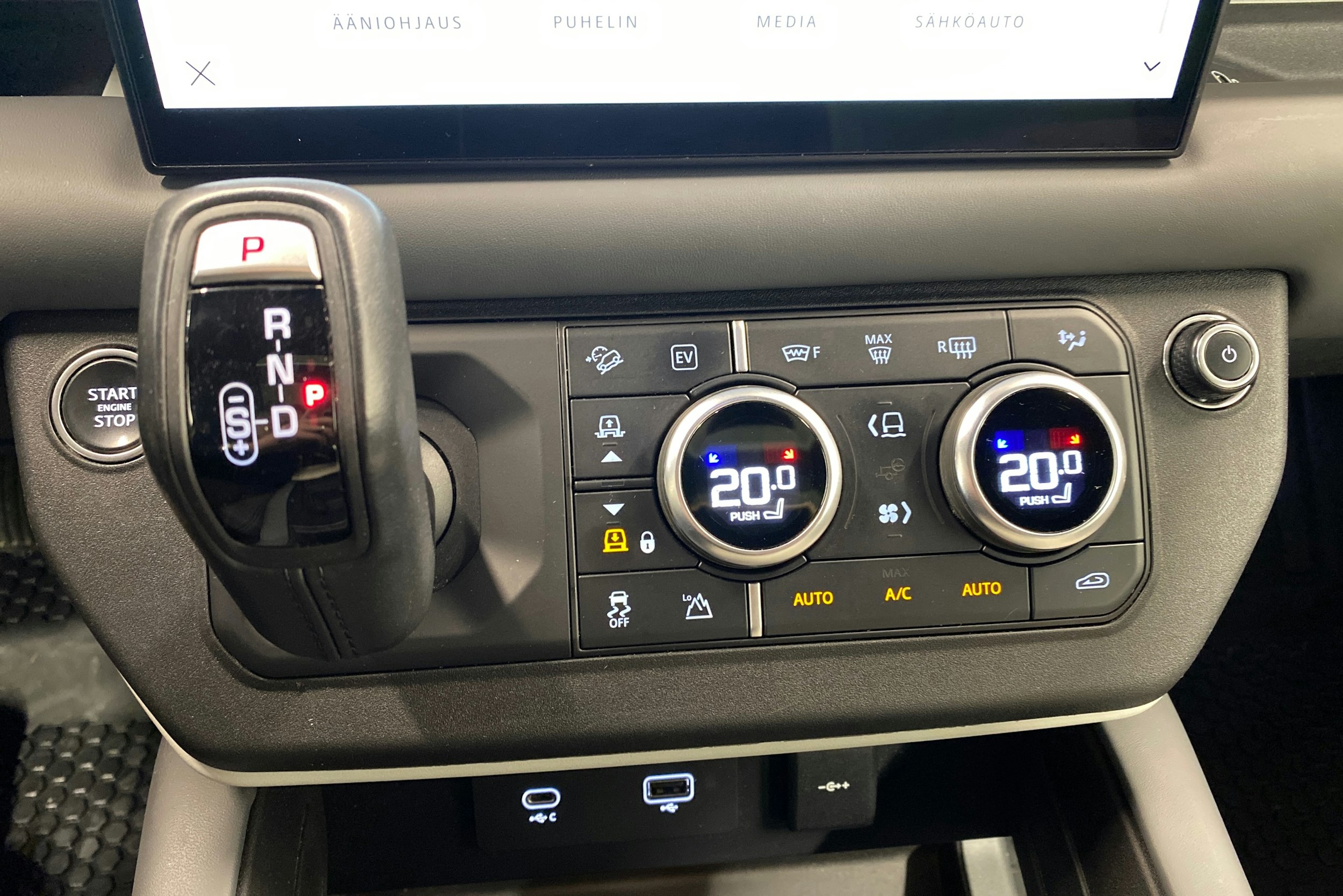 Ruskea (beige) Land Rover Defender 2023 kuva 21.