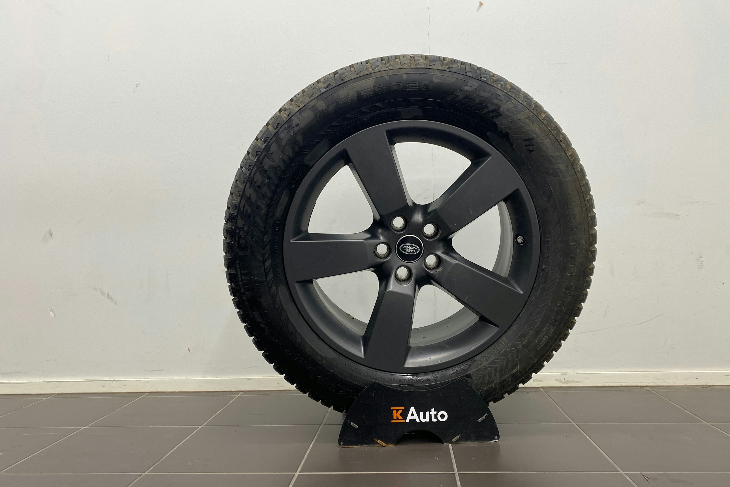 Ruskea (beige) Land Rover Defender 2023 kuva 28.