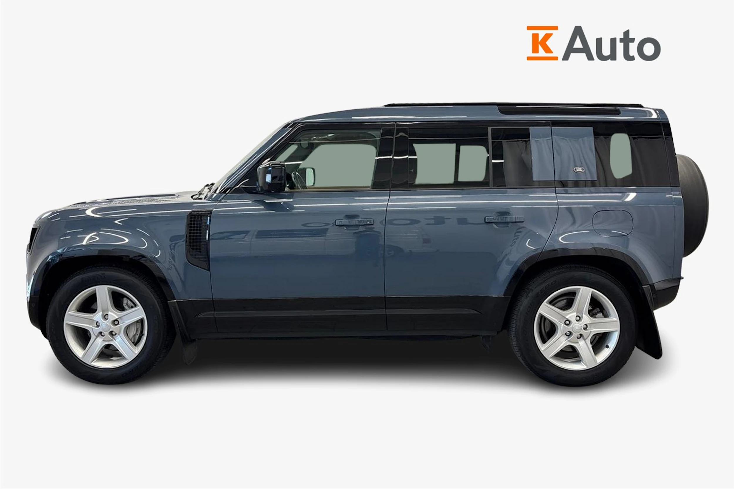 sininen Land Rover Defender 2023 kuva 5.