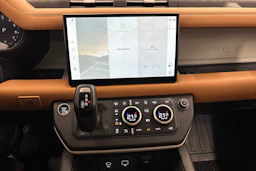 sininen Land Rover Defender 2023 kuva 13.