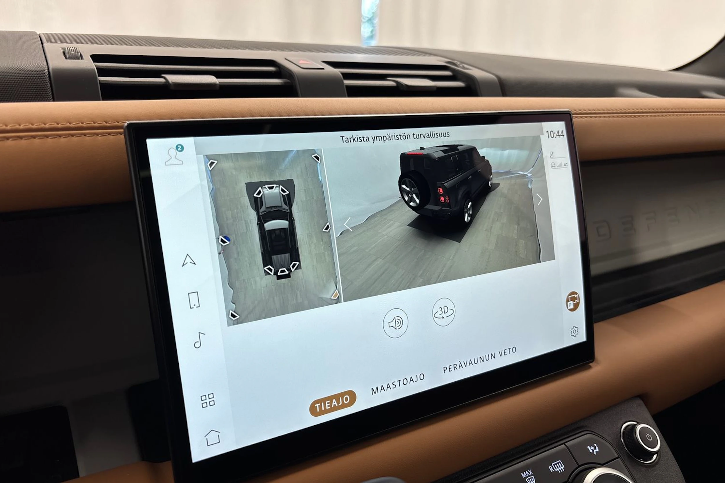 sininen Land Rover Defender 2023 kuva 16.
