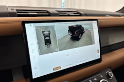 sininen Land Rover Defender 2023 kuva 16.