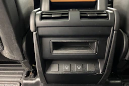 sininen Land Rover Defender 2023 kuva 25.