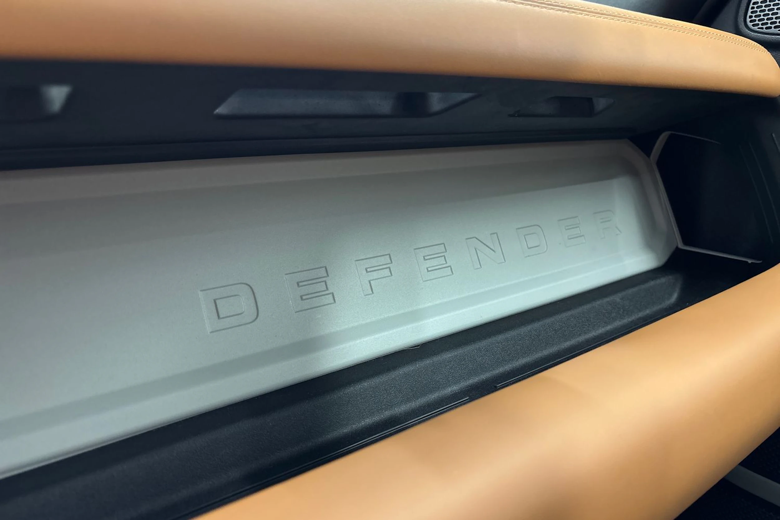 sininen Land Rover Defender 2023 kuva 35.