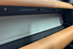 sininen Land Rover Defender 2023 kuva 35.