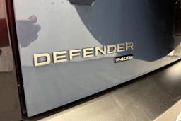 sininen Land Rover Defender 2023 kuva 36.