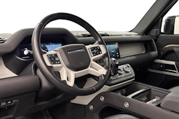 ruskea (beige) Land Rover Defender 2023 kuva 7.